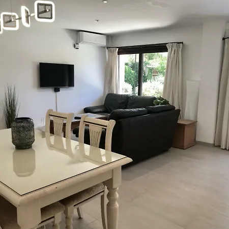 Beachside 2bed/2bath With Large Patio And Pool Марбелья
