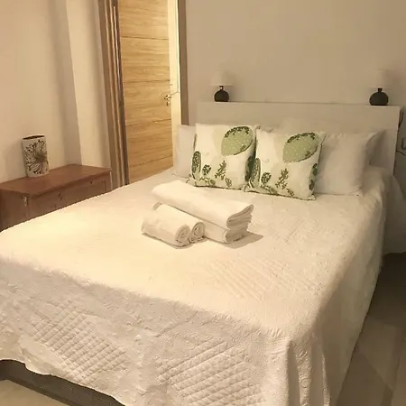 Beachside 2bed/2bath With Large Patio And Pool *