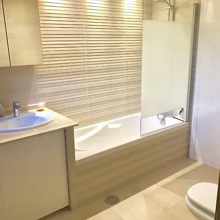 Apartment Beachside 2bed/2bath With Large Patio And Pool